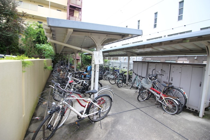 物件外観写真6　(駐輪場)