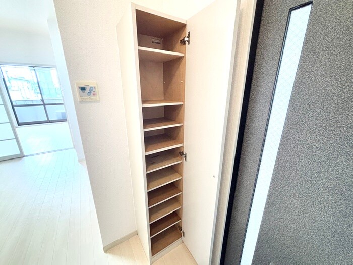 物件内観写真15　(靴箱)
