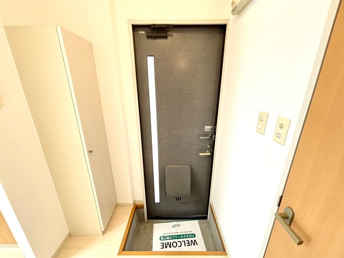 物件内観写真17　(玄関)