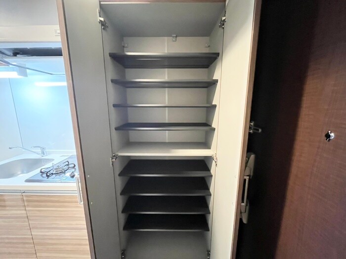 物件内観写真4　(靴箱)