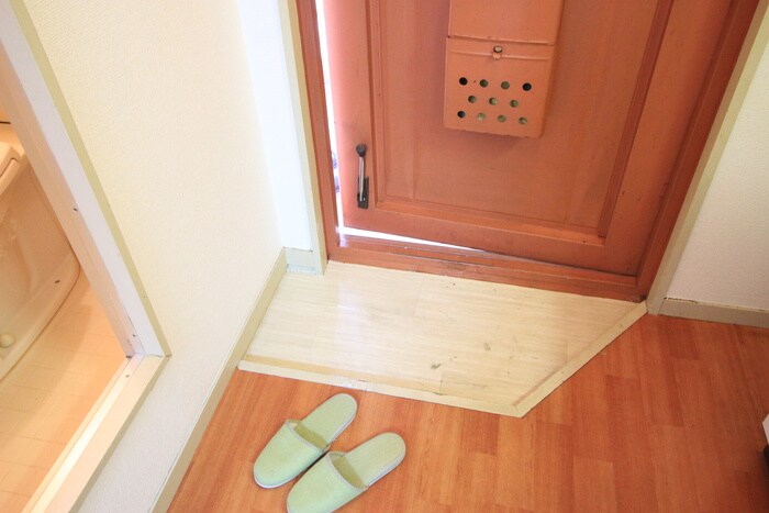 物件内観写真11　(玄関)