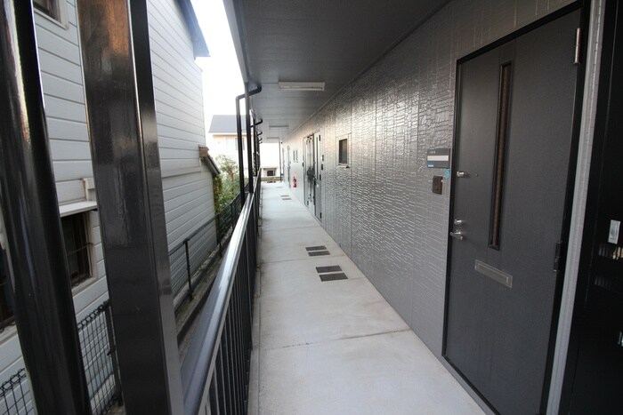 物件外観写真6　(エントランス部分)