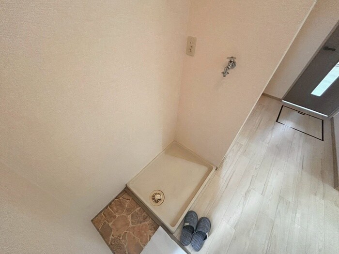 物件内観写真18　(洗濯機置場)