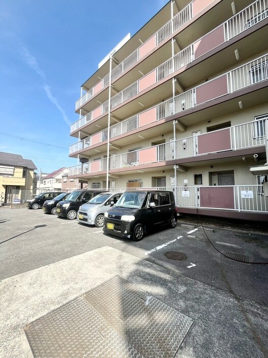 物件外観写真6　(駐車場)