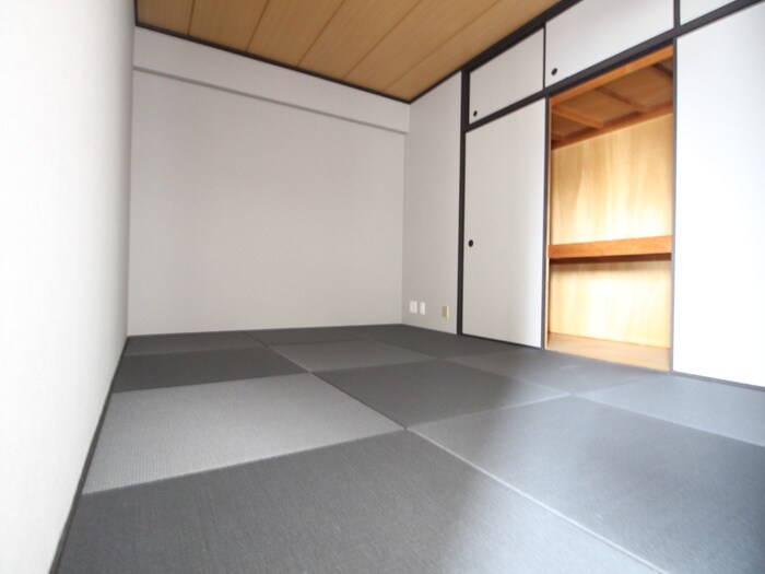 物件内観写真11　(居室)