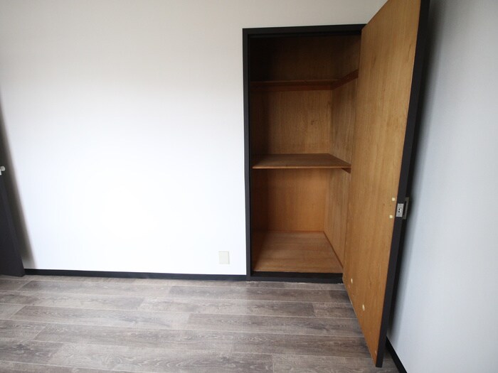 物件内観写真13　(収納)