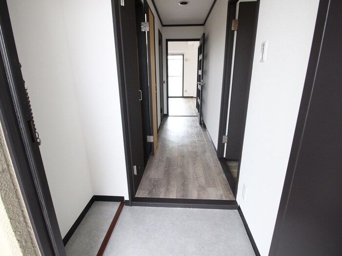 物件内観写真21　(玄関)