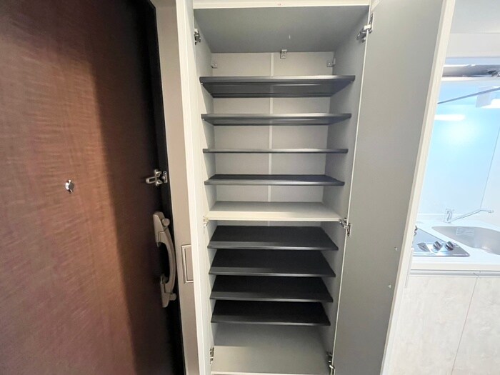 物件内観写真4　(靴箱)