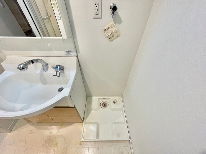 物件内観写真13　(洗濯機置場)