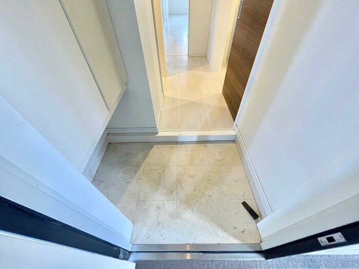 物件内観写真17　(玄関)