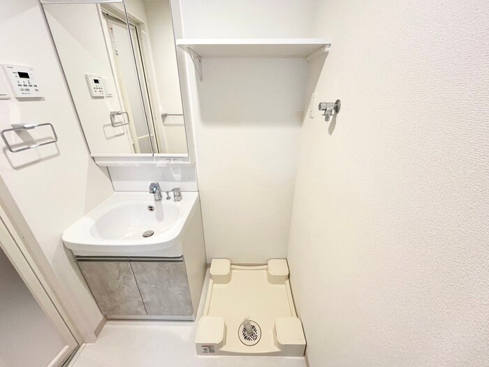 物件内観写真7　(洗濯機置場)