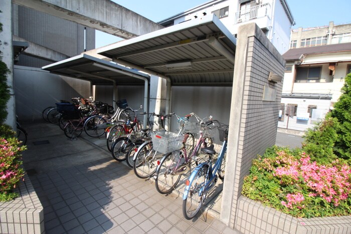 物件外観写真4　(駐輪場)
