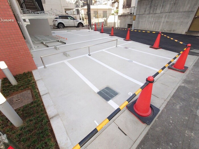 物件外観写真6　(バイク置き場)