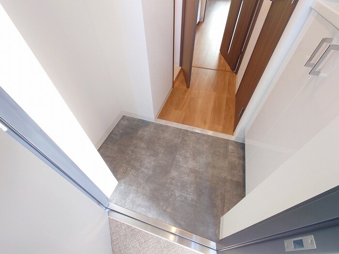 物件内観写真17　(玄関)