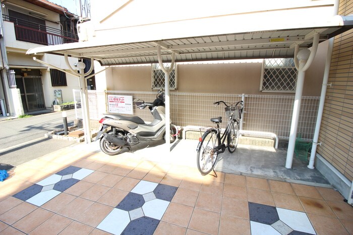物件外観写真5　(駐輪場)