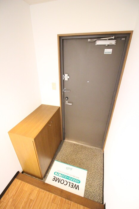 物件内観写真7　(玄関)