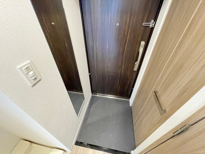 物件内観写真13　(玄関)