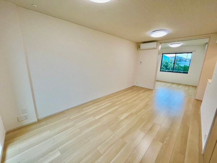 物件内観写真8　(居室)