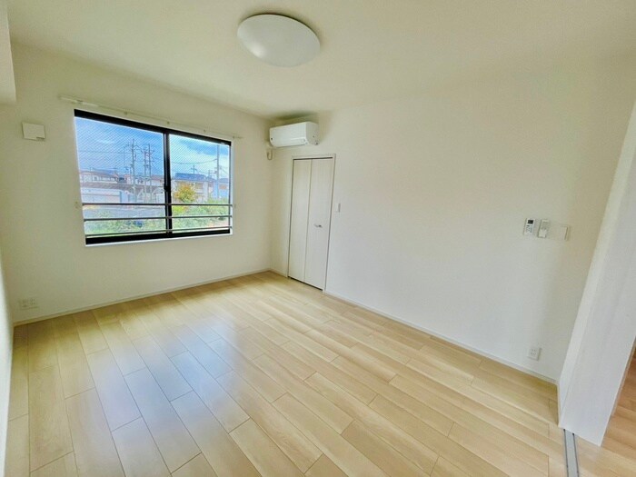 物件内観写真9　(居室)