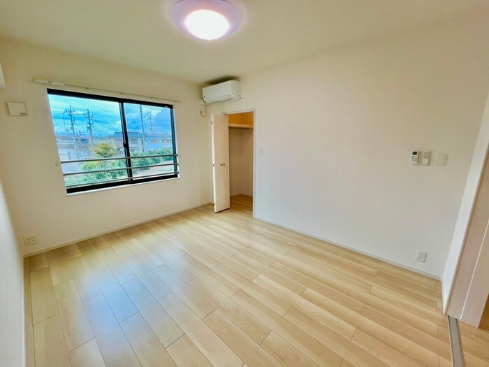 物件内観写真9　(居室)