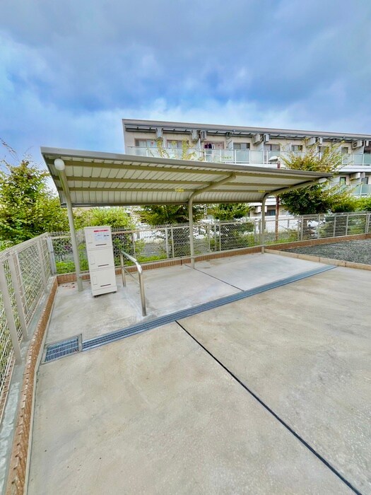 物件外観写真5　(駐輪場)