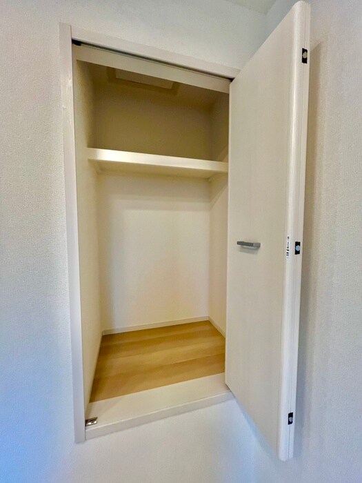 物件内観写真12　(収納)