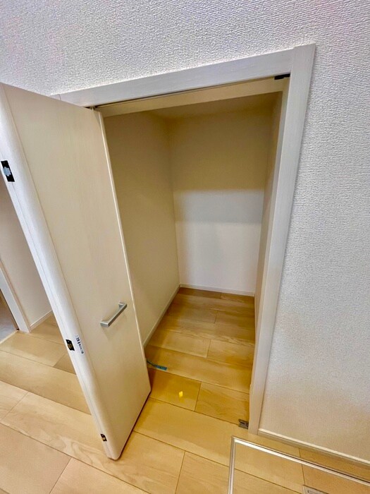 物件内観写真13　(収納)