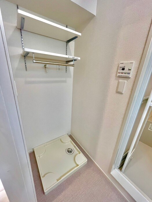 物件内観写真15　(洗濯機置場)