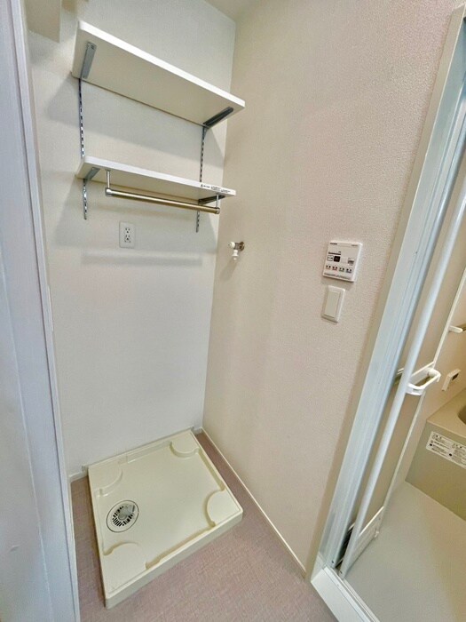 物件内観写真15　(洗濯機置場)