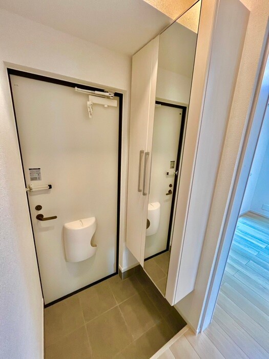 物件内観写真18　(玄関)