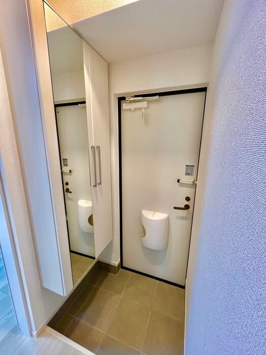 物件内観写真18　(玄関)