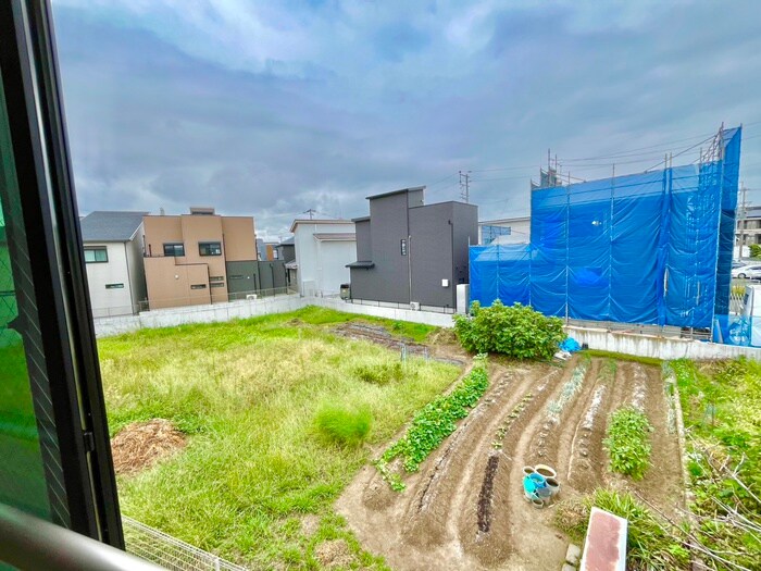 物件内観写真22　(室内からの展望)