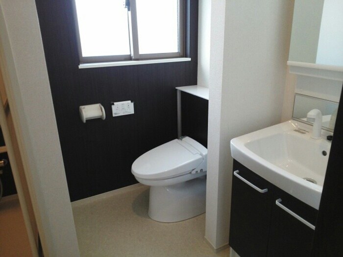 物件内観写真13　(トイレ)