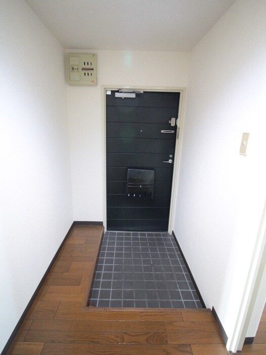 物件内観写真13　(玄関)