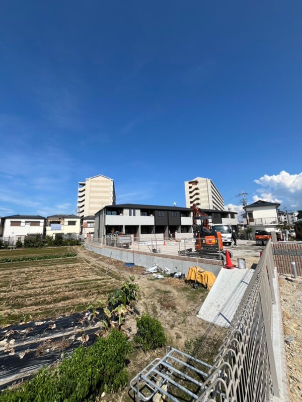 建築中
