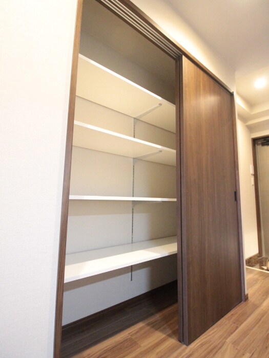 物件内観写真18　(収納)