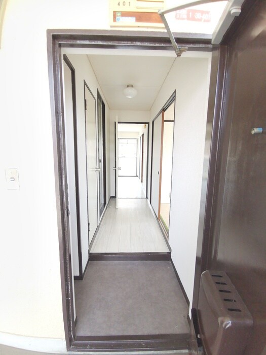 物件内観写真7　(玄関)