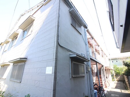 ＪＳ　Ａｐａｒｔｍｅｎｔ(西側)外観写真