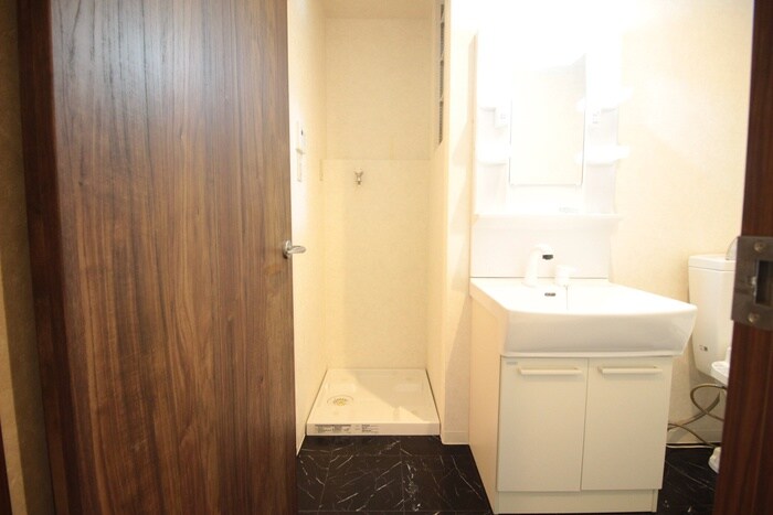 物件内観写真11　(洗濯機置場)