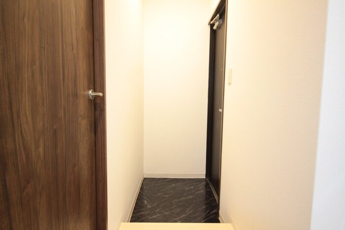 物件内観写真14　(玄関)