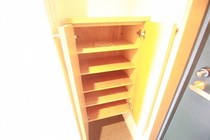 物件内観写真8　(靴箱)