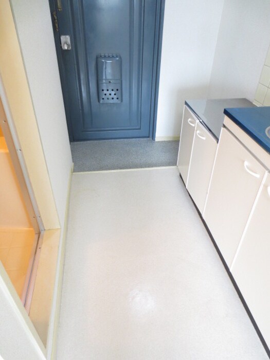 物件内観写真13　(玄関)