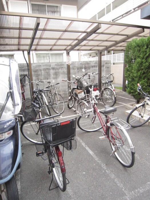 物件外観写真5　(駐輪場)
