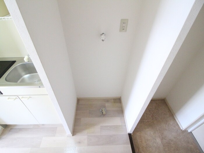 物件内観写真13　(洗濯機置場)