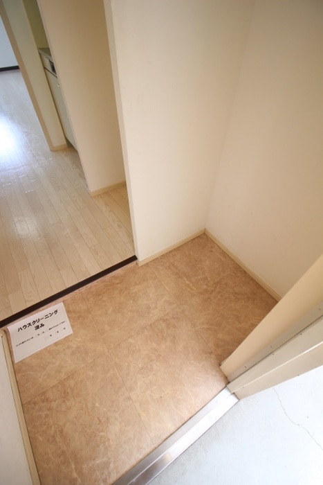 物件内観写真15　(玄関)