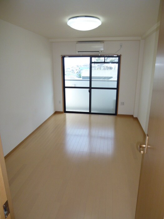 物件内観写真9　(居室)