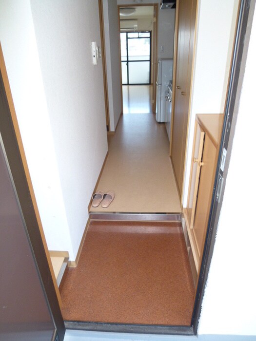 物件内観写真13　(玄関)