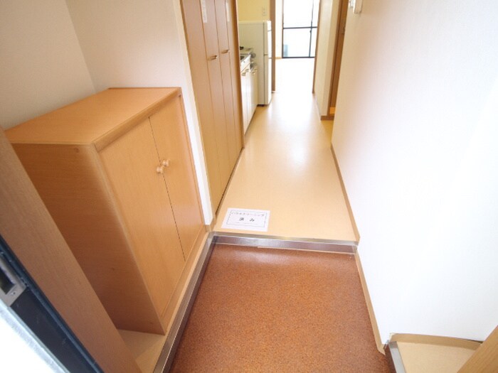 物件内観写真18　(玄関)