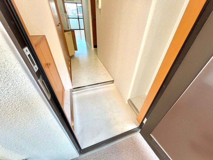 物件内観写真22　(玄関)