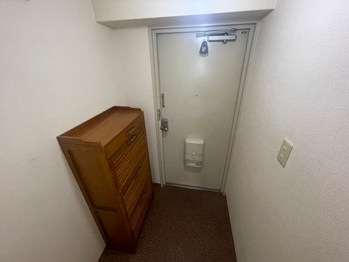 物件内観写真17　(玄関)